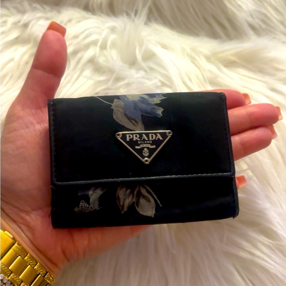 Authentic Prada Keyholder. - Picture 10 of 11
